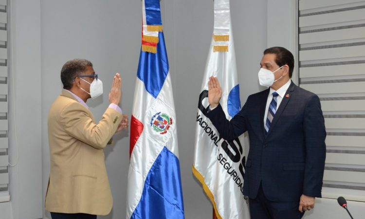 El CNSS juramentó a Daniel Rivera como vicepresidente