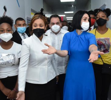 Primera dama y SNS pusieron en funcionamiento unidad de atención integral para adolescentes