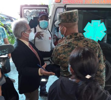 Médicos en huelga de hambre en el MSP recibieron atención del 911 tras descompensación alimenticia