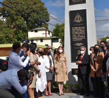 CMD y alcaldía del Distrito Nacional inauguraron monumento a personal de salud fallecido por COVID-19
