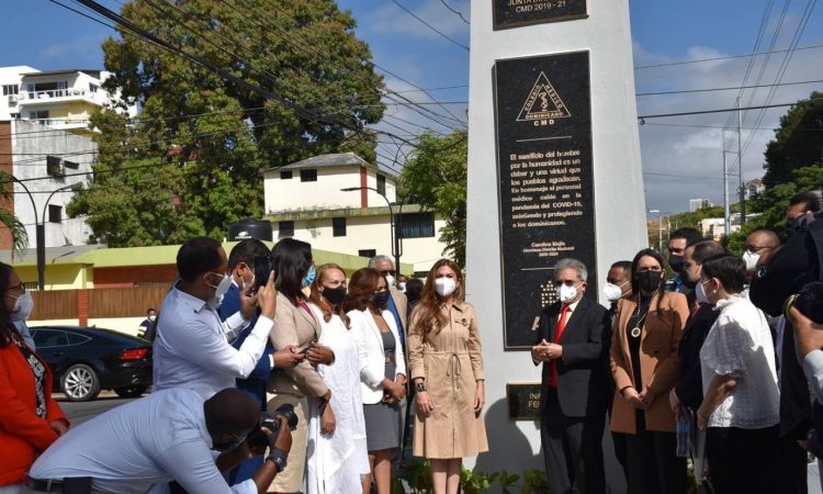 CMD y alcaldía del Distrito Nacional inauguraron monumento a personal de salud fallecido por COVID-19 CMD y alcaldía del Distrito Nacional inauguraron monumento a personal de salud fallecido por COVID-19