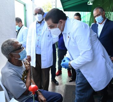 Ministro de salud pública dio inicio a plan de vacunación en el Área IV de salud