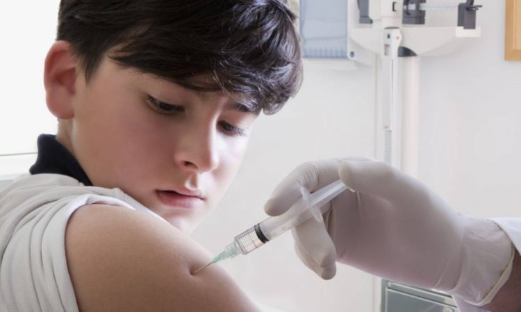 Vacuna Pfizer-BionTech obtuvo 100% de efectividad en adolescentes