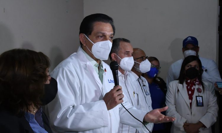 Ministro de salud llama a mantener la prevención y la calma ante el rebrote de contagios por Covid-19