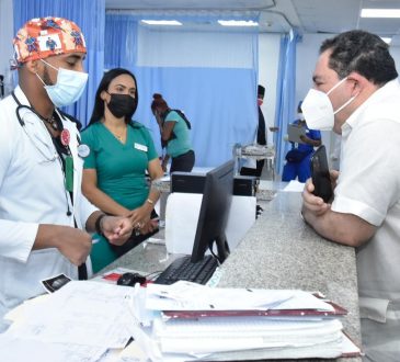 Mario Lama supervisó condiciones de los hospitales durante semana santa