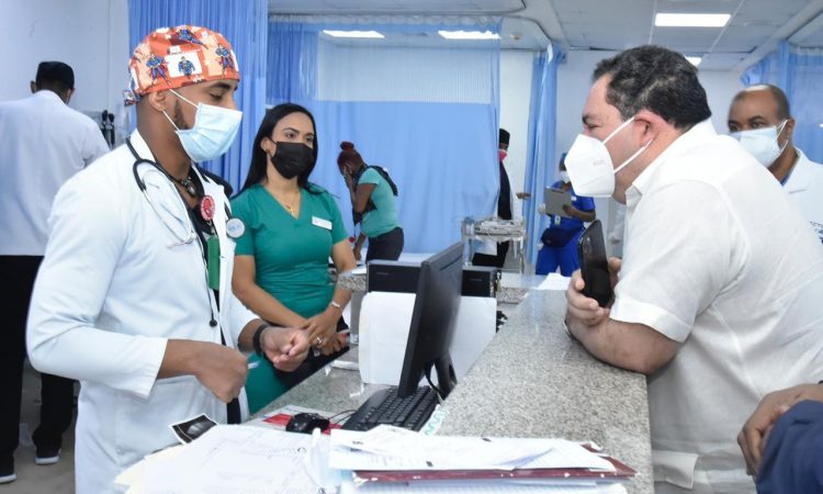 Mario Lama supervisó condiciones de los hospitales durante semana santa