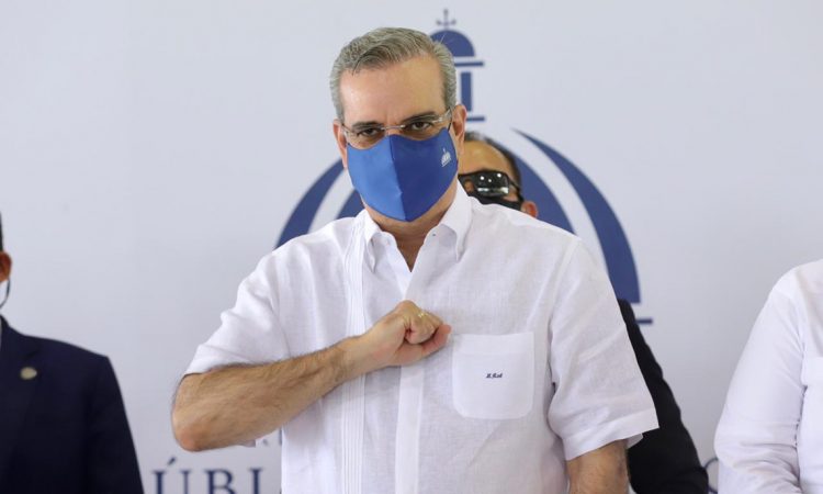Abinader levanta todas las restricciones sanitarias; RD es el primer país en la región en hacerlo