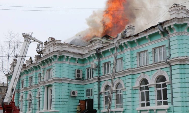 Cardiólogos rusos realizaron operación a corazón abierto durante incendio del hospital