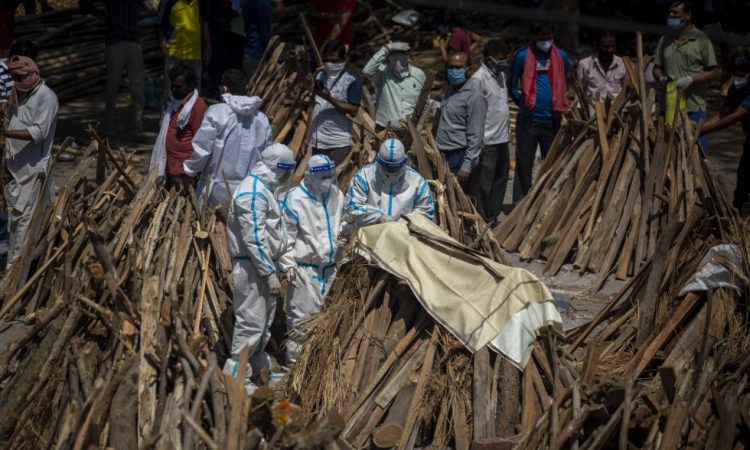 India se encuentra enfrentando una de las peores crisis sanitarias por COVID-19 India se encuentra enfrentando una de las peores crisis sanitarias por COVID-19
