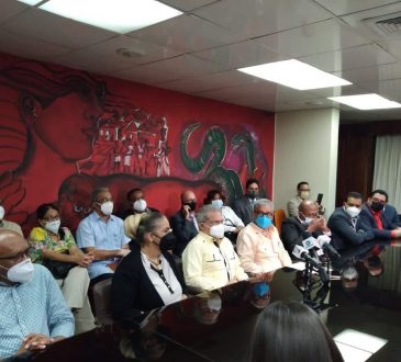 Sociedades médicas apuntaron a las ARS de Humano para la paralización de servicios