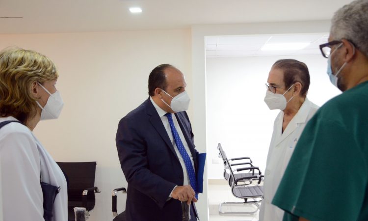 La Clínica Corominas acordó con la Universidad Dominicana O&M para la formación médica La Clínica Corominas acordó con la Universidad Dominicana O&M para la formación médica