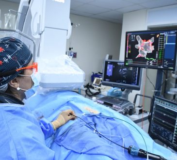 MCA colocó en funcionamiento el primer equipo de electrocardiograma intracardiaco que permite ver el corazón por dentro