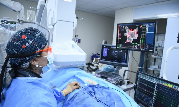 MCA colocó en funcionamiento el primer equipo de electrocardiograma intracardiaco que permite ver el corazón por dentro
