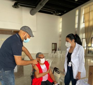 PMAC acercó la jornada de vacunación COVID-19 a adultos mayores, pacientes oncológicos y otras enfermedades