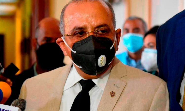 Exministro de salud pública fue electo por unanimidad como presidente de Cenicardio