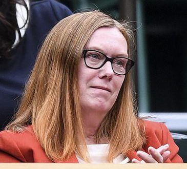 Co-creadora de vacuna Oxford-AstraZeneca fue aplaudida previo al partido de tenis en Wimbledon
