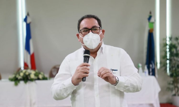 Hospitales Arturo Grullón y Presidente Estrella recibieron equipos del SNS Hospitales Arturo Grullón y Presidente Estrella recibieron equipos del SNS