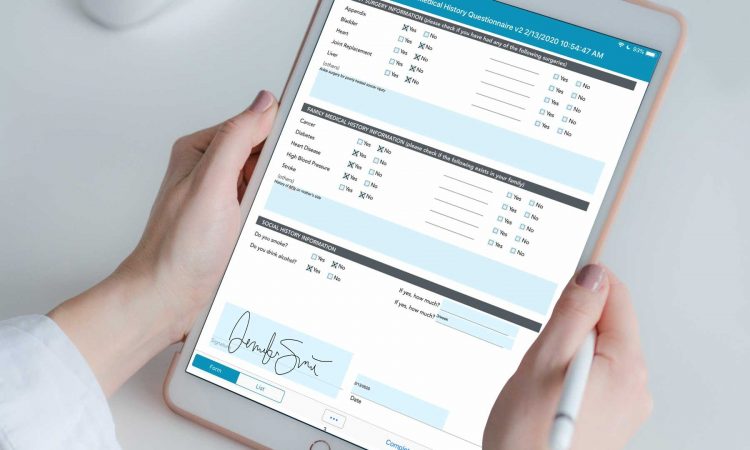 CEO de Arium Health formó parte del panel en foro de Forbes