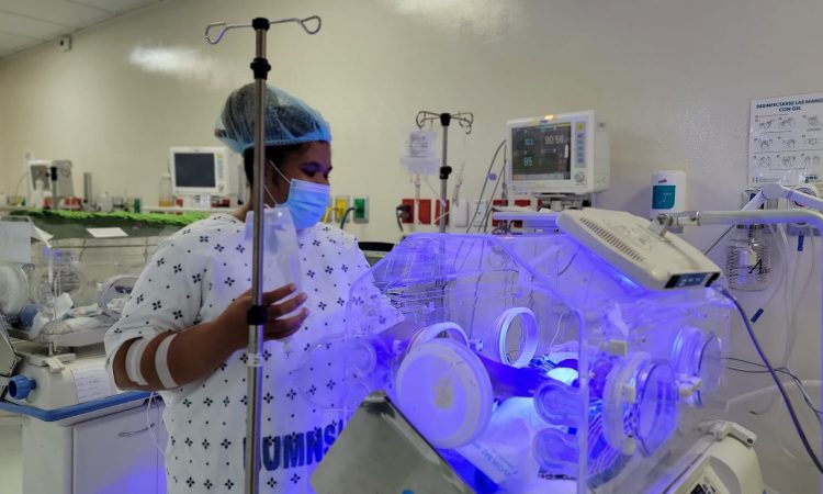 Pareja de pacientes renales concibieron a su primer hijo sin riesgos en el HUMNSA Pareja de pacientes renales concibieron a su primer hijo sin riesgos en el HUMNSA