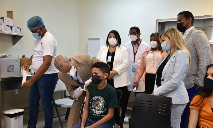 Pediátrico "Dr. Hugo Mendoza" activó su vacunación contra COVID-19 para jóvenes de 12 años en adelante