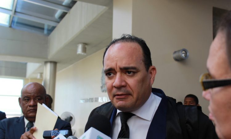 Miguel Surún: la medida precautoria no existe, los médicos pueden protestar y hacer paros