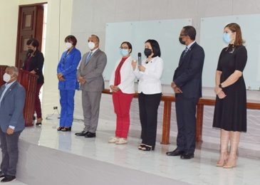 Internas de enfermería de la UASD vacunarán contra COVID-19 a privados de libertad