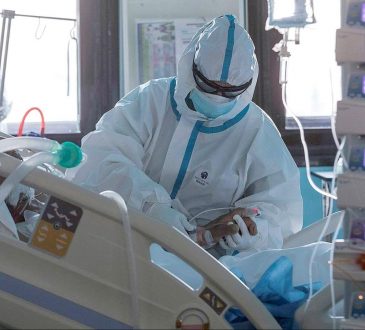 Investigadores españoles identificaron que 71% de pacientes en UCI por COVID son hombres