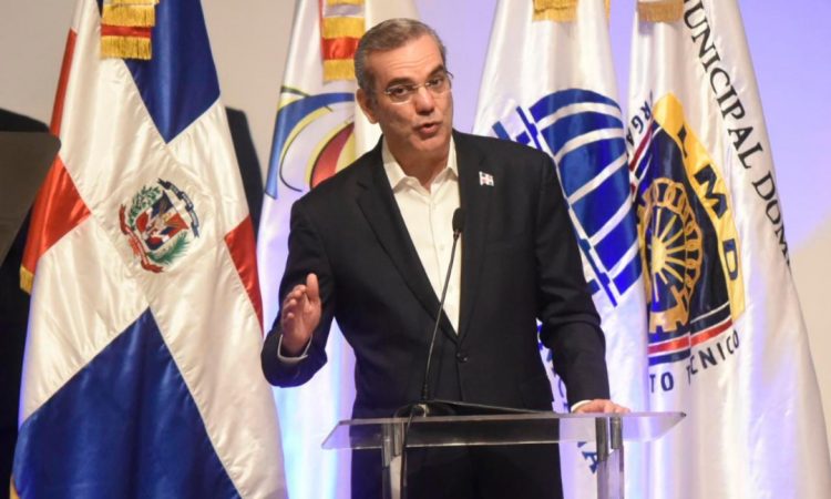 Abinader habló sobre el “cansancio” por el toque de queda y anunciará nuevas medidas para desescalada