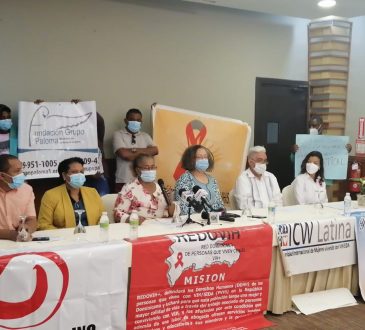 Pacientes con VIH denunciaron escasez de medicamentos y deuda con proveedores