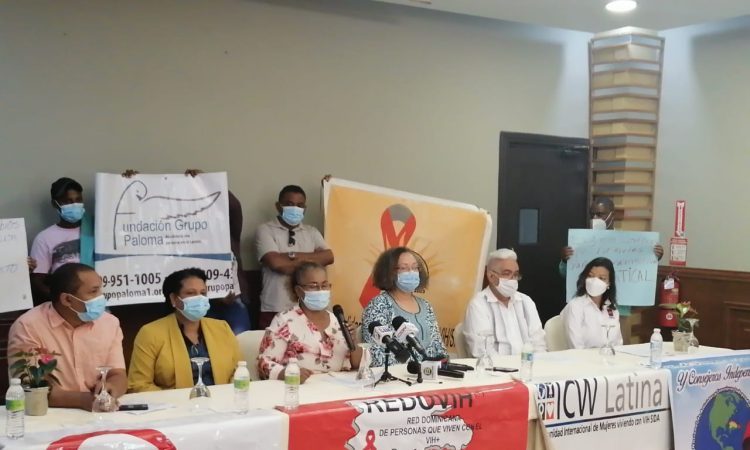 Pacientes con VIH denunciaron escasez de medicamentos y deuda con proveedores