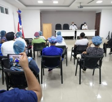 Trabajadores del Hospital Marcelino Vélez protestaron por nivelación de cargos y salarios