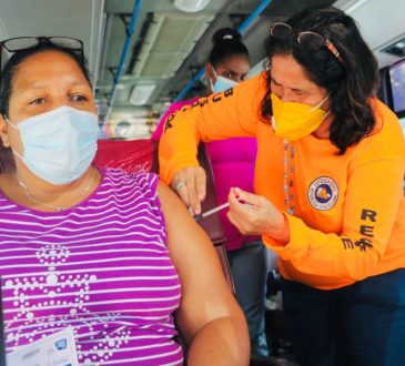 Defensa Civil dispuso de unidad móvil para suministrar 400 vacunas COVID-19