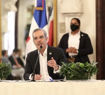 Gobierno se mantiene en debates para aplicar medidas COVID-19 luego de la fase 3 de desescalada