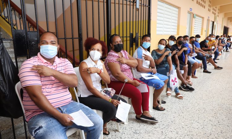 La Altagracia cumplió meta de inocular al 99.9% de personas con primera dosis COVID-19