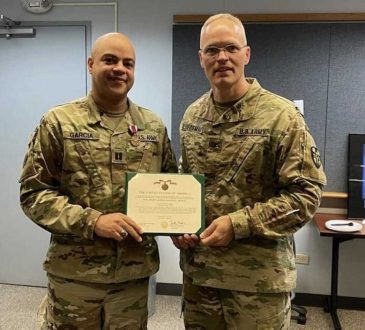 Médico dominicano fue reconocido por su labor con la Armada estadounidense