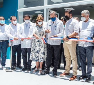 Presidente y representantes de INVI entregaron obra culminada de centro médico en Los Salados