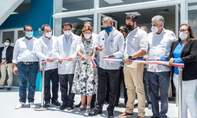 Presidente y representantes de INVI entregaron obra culminada de centro médico en Los Salados