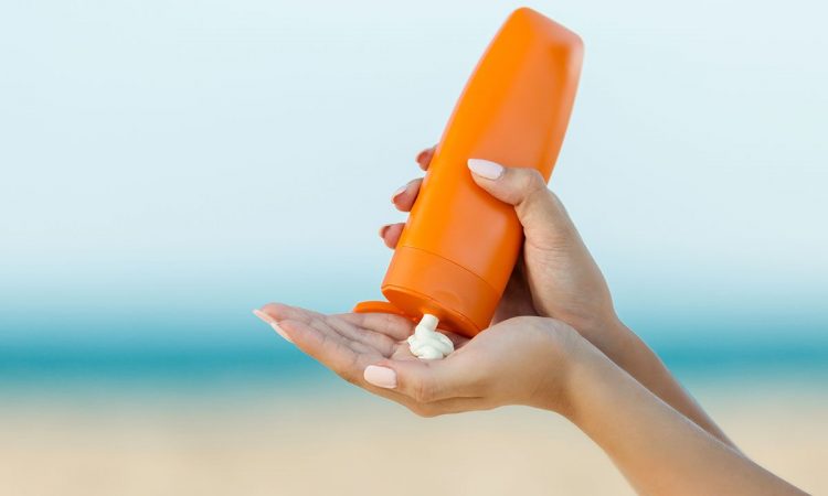 Johnson & Johnson retiró cinco protectores solares por posibles componentes que desarrollan cáncer