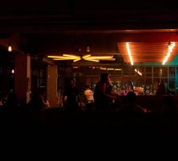 Santo Domingo reactivó la actividad nocturna bajo nuevo toque de queda