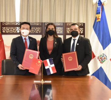 Hospital Ney Arias recibirá aportes de la embajada China para fortalecer sus servicios