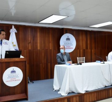 Rivera alertó a no descuidarse pese a disponibilidad de vacunas y descenso de casos COVID-19