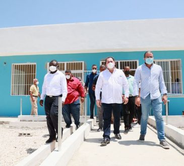 Mario Lama retomó sus recorridos por centros de salud restaurados por el SNS