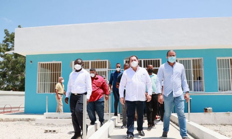 Mario Lama retomó sus recorridos por centros de salud restaurados por el SNS Mario Lama retomó sus recorridos por centros de salud restaurados por el SNS