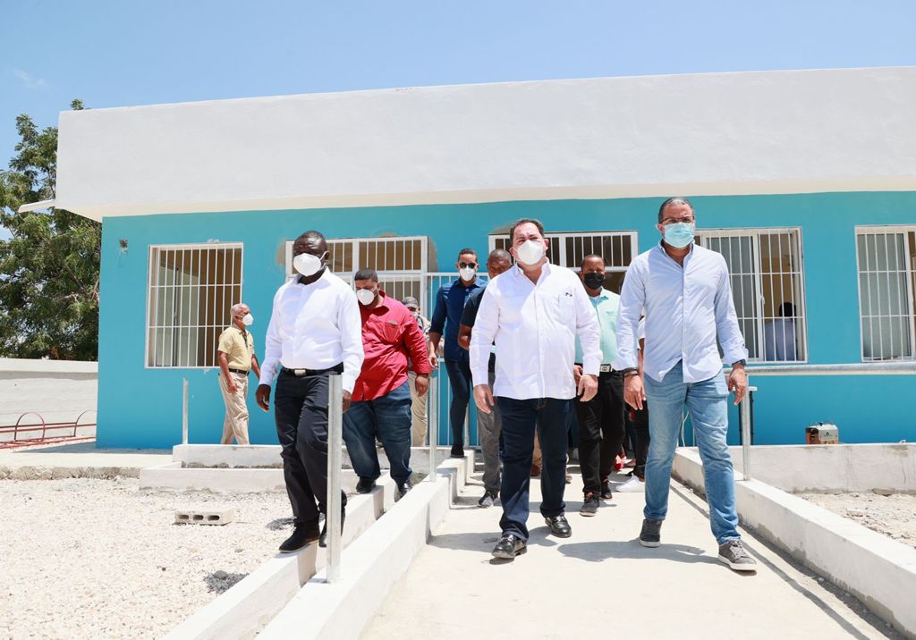 Mario Lama retomó sus recorridos por centros de salud restaurados por el SNS