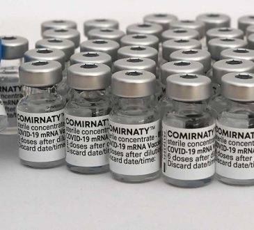 Pfizer nombre “Cominarty” a su dosis COVID-19 luego de aprobación de la FDA