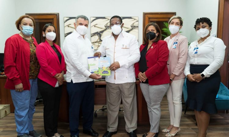 SNS entregó guía de cédula de salud infantil al SRSM SNS entregó guía de cédula de salud infantil al SRSM