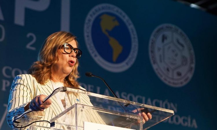 Por primera vez infectólogas dominicanas fueron electas para dirigir la API por dos años