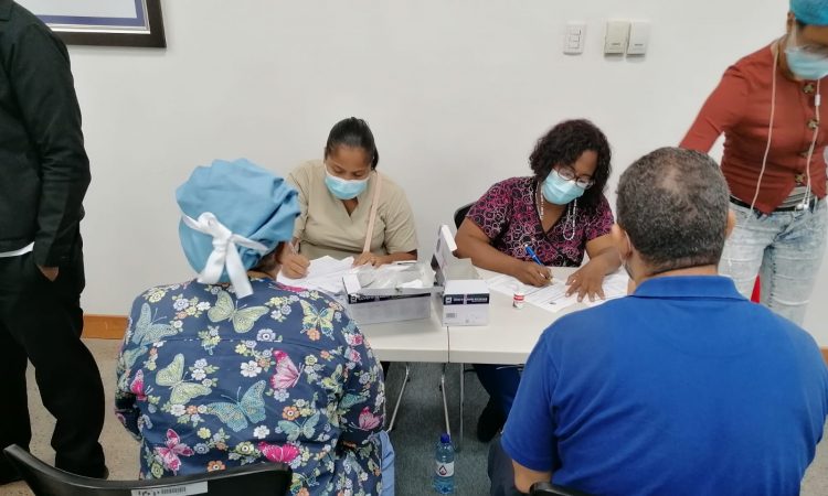 Personal del IDCP se unió al MSP para apoyar campañas de pruebas detectoras de COVID-19 Personal del IDCP se unió al MSP para apoyar campañas de pruebas detectoras de COVID-19