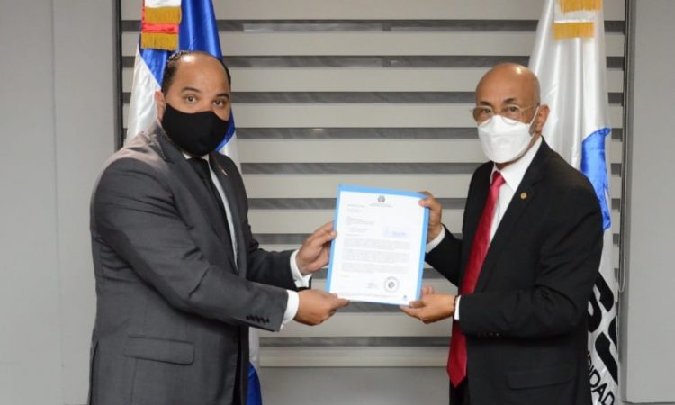 CNSS evaluará solicitud para garantizar el seguro familiar a pacientes con enfermedades mentales CNSS evaluará solicitud para garantizar el seguro familiar a pacientes con enfermedades mentales