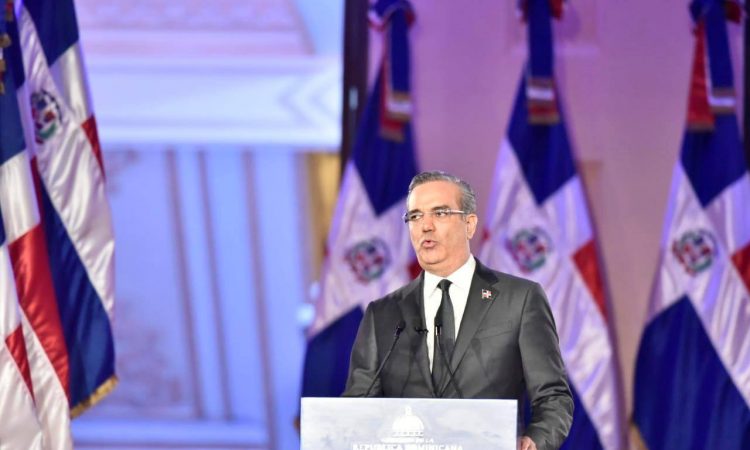 Presidente habló sobre los avances del sector salud durante su rendición de cuentas Presidente habló sobre los avances del sector salud durante su rendición de cuentas